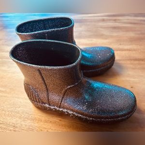 UGG cozy rain boots. Sparkle pink size 10